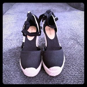 Express Tie up Wedges
